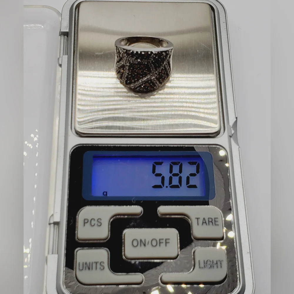 10k Solid White Gold Genuine Chocolate & White Diamond Animal Giraffe Pr…